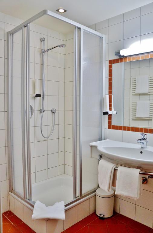 Gasthof Zur Strass Eugendorf Pokój zdjęcie